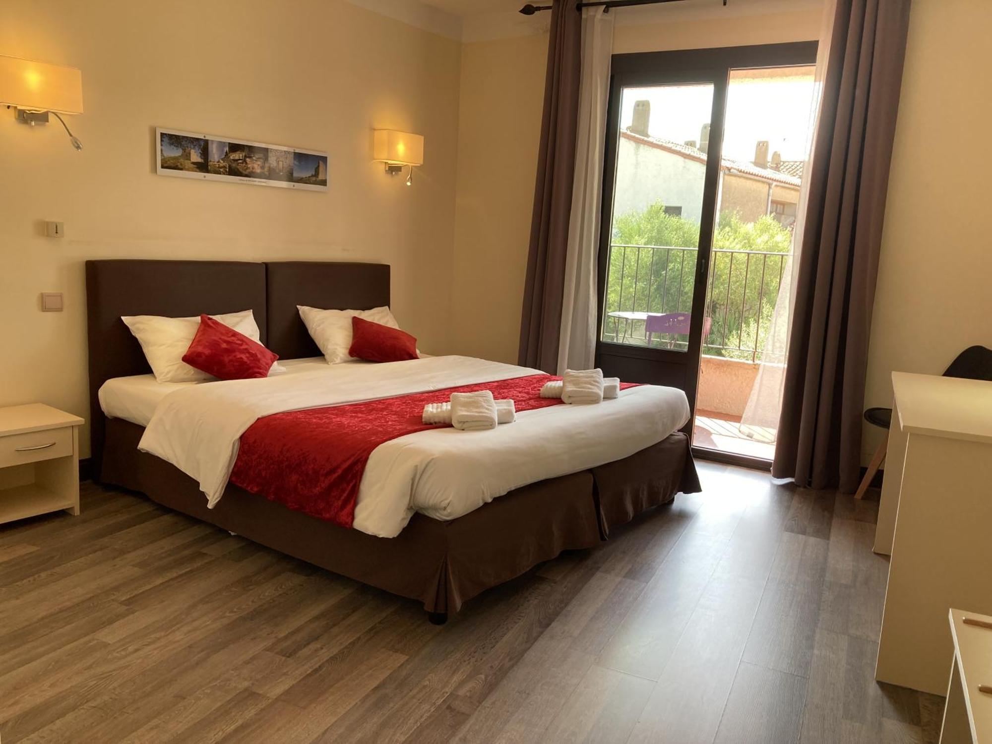 Logis Hotel Restaurant Le Top Du Roulier Capendu Ngoại thất bức ảnh